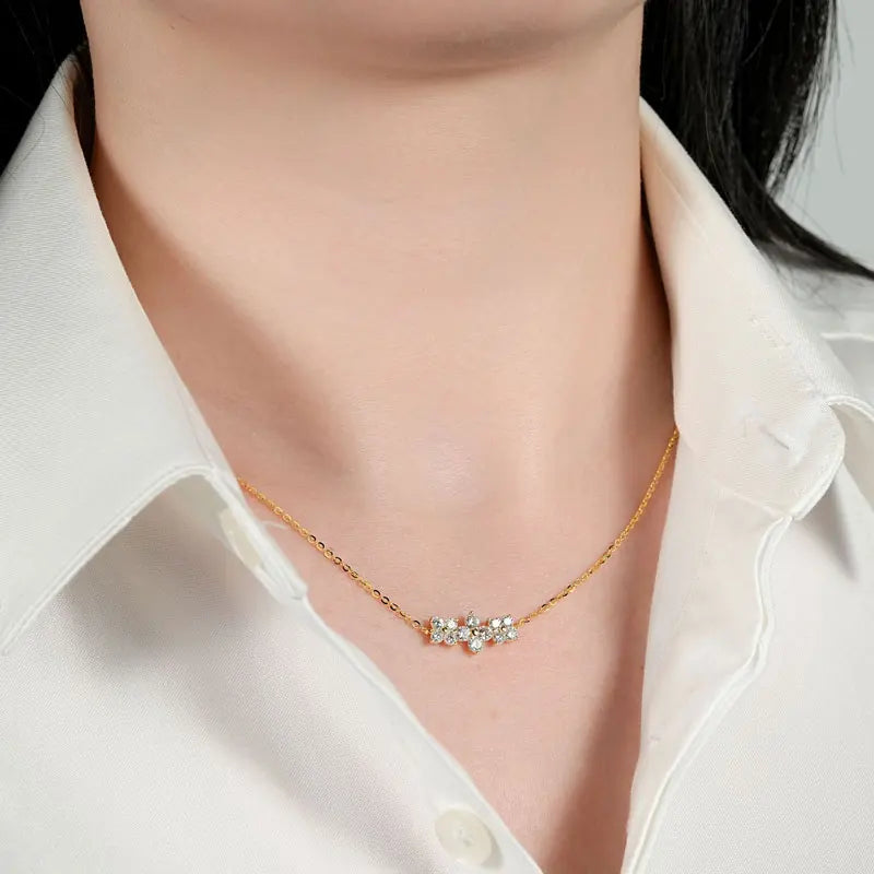 Silver Four-Leaf Clover Pendant Necklace with Moissanite ÉLOR