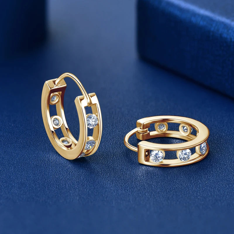 Silver Huggie Hoop Earrings with Moissanite AURÉVÉ