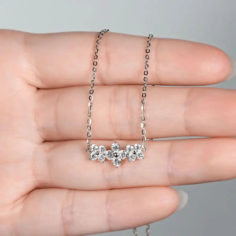 Silver Four-Leaf Clover Pendant Necklace with Moissanite BELVÉA
