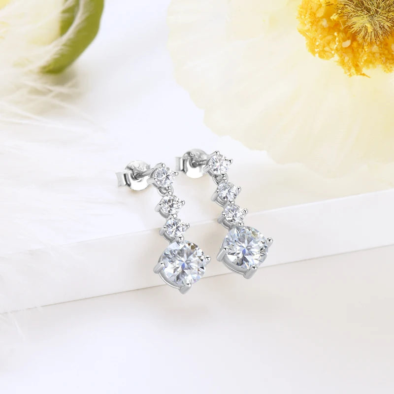 Silver Drop Earrings with Moissanite CÉLÉNE