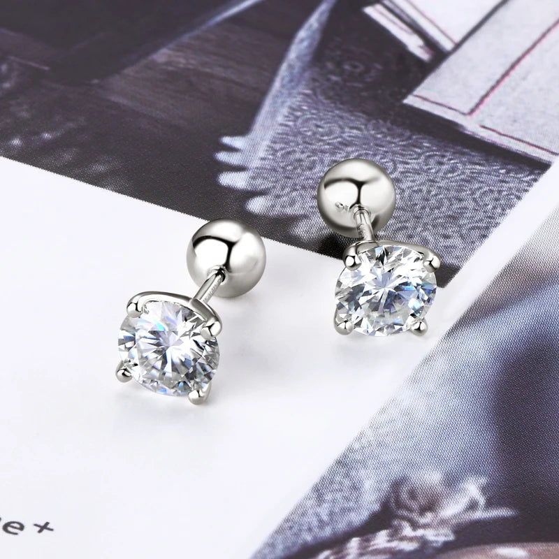 Silver Four-Claw Stud Earrings with Moissanite LYSÉA